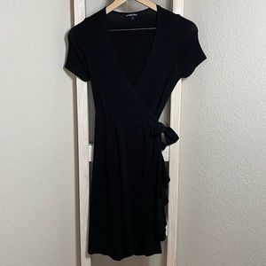 Isabella Oliver Maternity Wrap Dress ✨